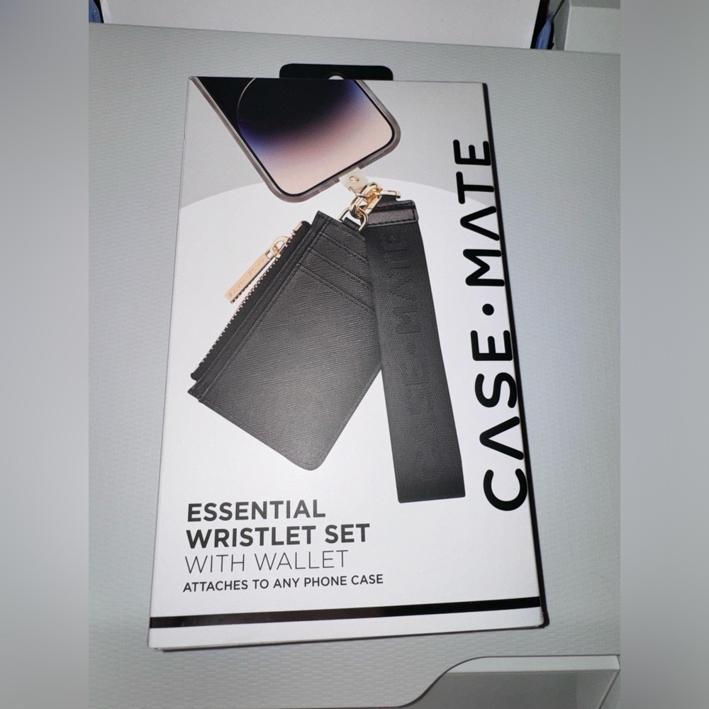 Casemate essential set with wallet